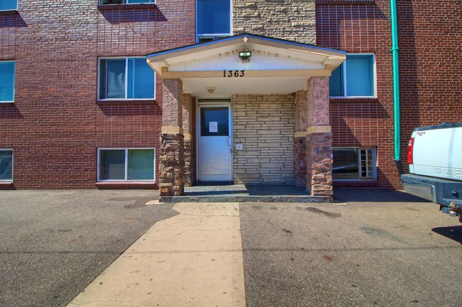 Building Photo - Glory Apartments