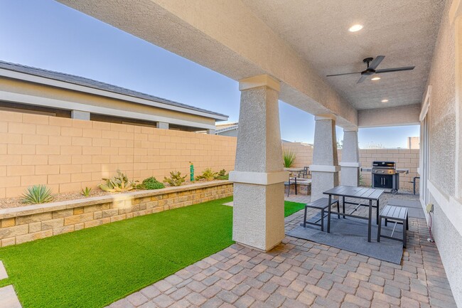 Building Photo - Charming Single-Story in Cadence with Fireplace & Entertainer’s Backyard!
