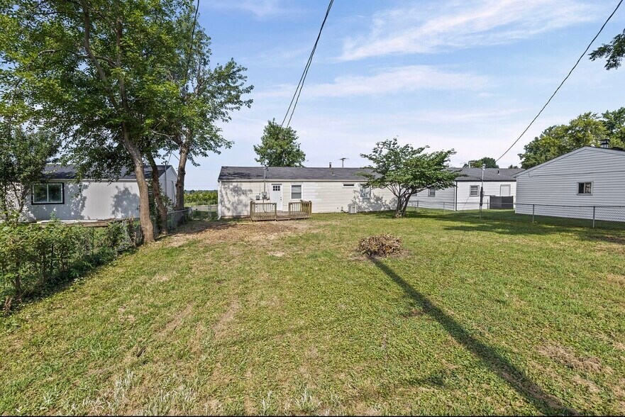 Building Photo - 1713 N Whitney Rd