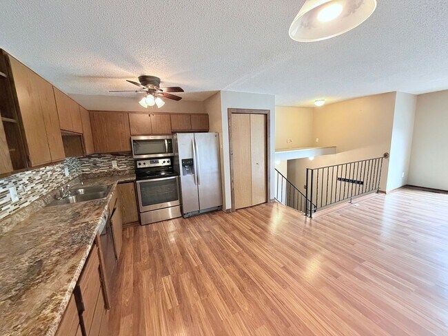 Building Photo - Versatile Oakdale Home Featuring 2 Kitchens, Sun Deck & Mother-in-Law Suite!