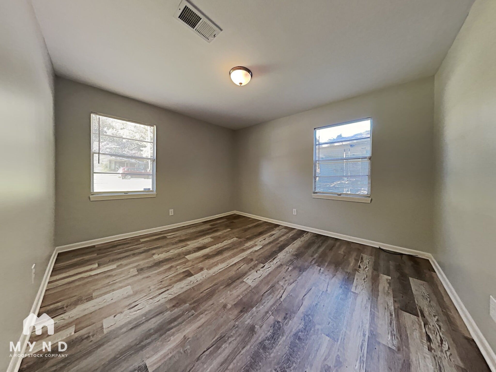 Building Photo - 921 27th Ave N