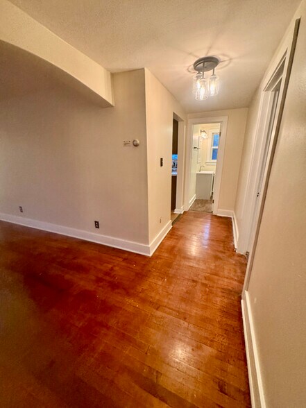 Building Photo - 622 Milwaukee St