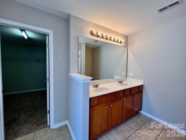 Building Photo - 10311 Dominion Village Dr