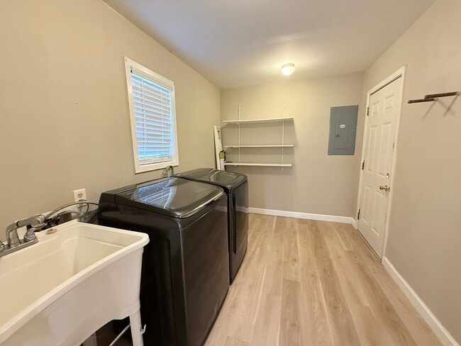 Building Photo - Home for Rent