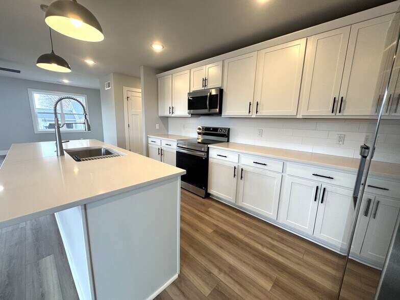 Building Photo - 2798 Endive Dr