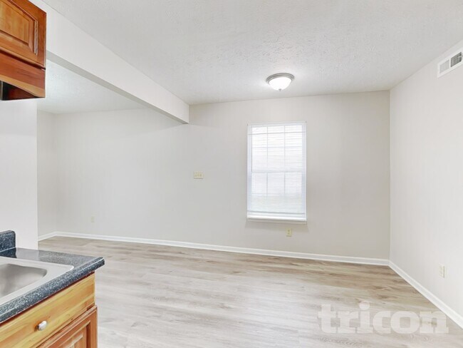 Building Photo - 6422 Coconut Ct