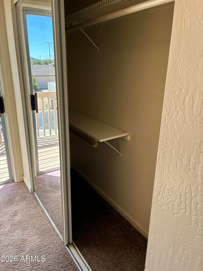 Building Photo - 1422 E Yucca St