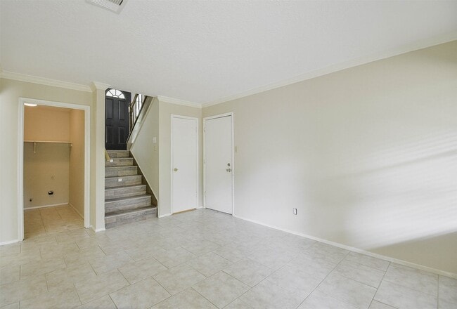 Building Photo - 2915 Valley Rose Dr