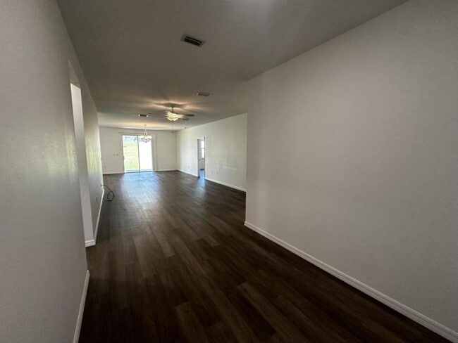 Building Photo - 1169 Stratton Ave