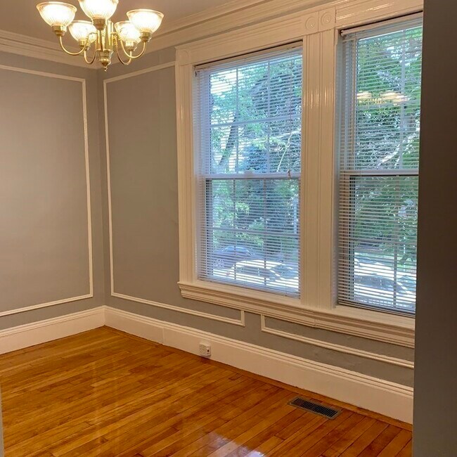 Building Photo - 15 Braemore Rd
