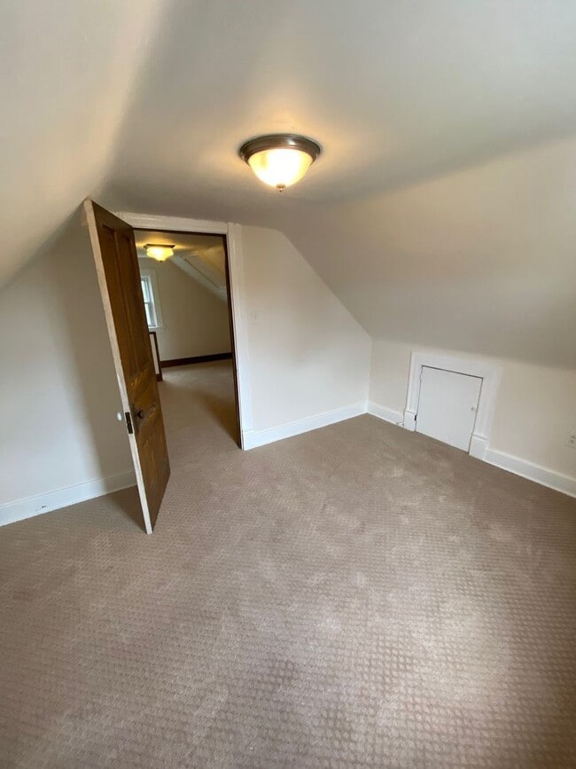 Building Photo - Newly Renovated 2 Bedroom in Beechview- Off-Street Parking, Finished Attic - Available Now!