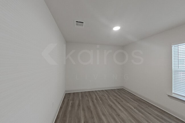 Building Photo - 17623 Carlisle Ave