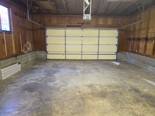 Building Photo - Newly renovated three bedroom home | Available Mid April