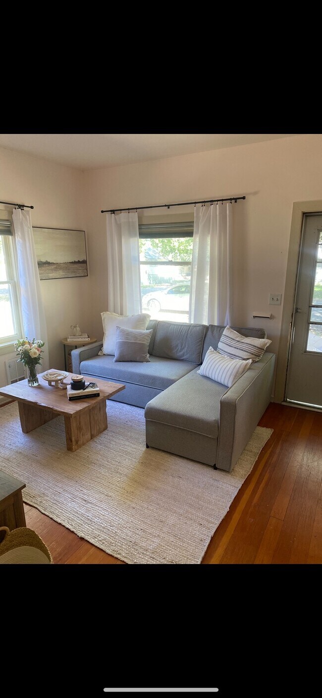 Building Photo - 112 N 5th St