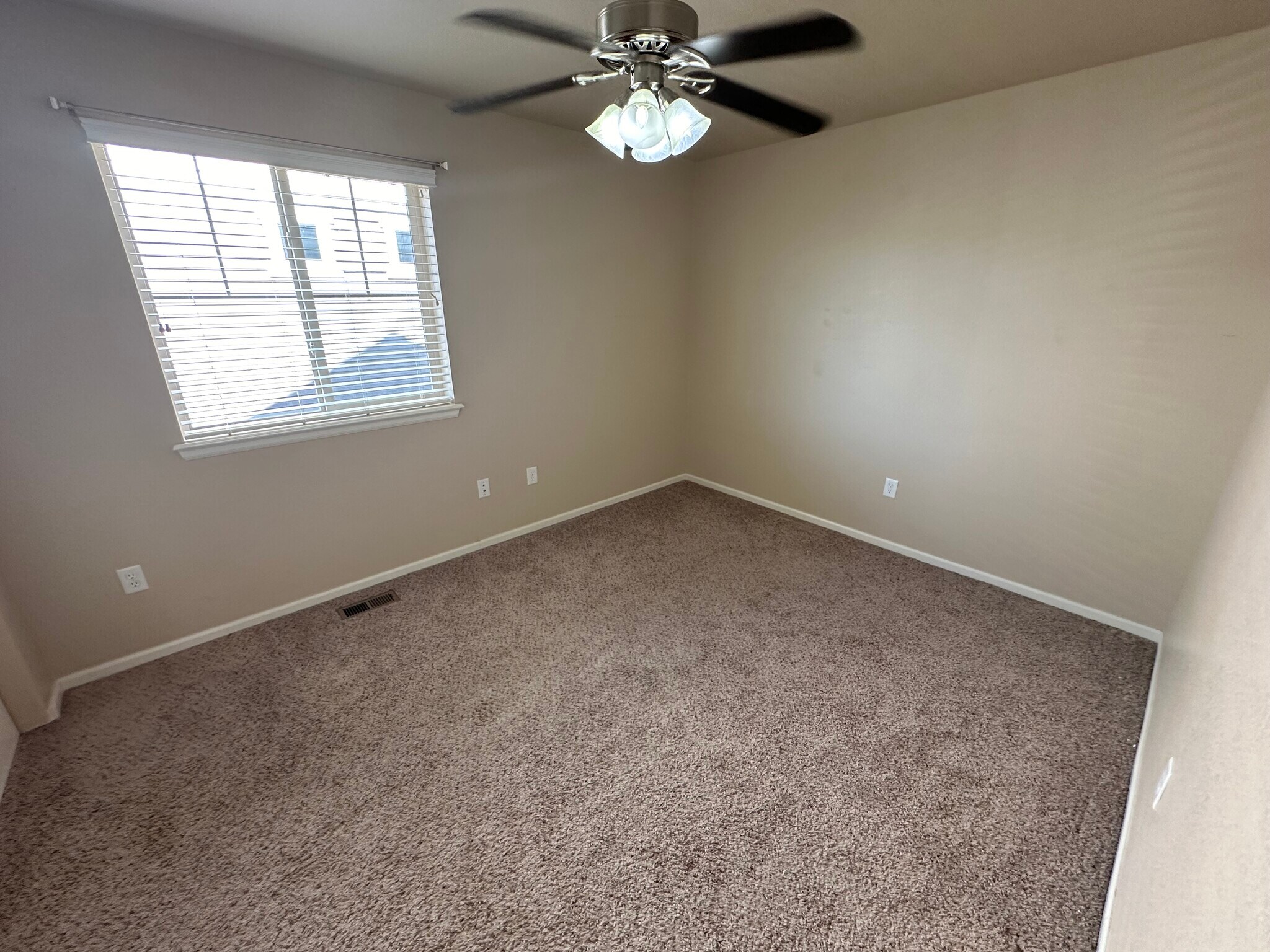Building Photo - 8374 Longleaf Ln