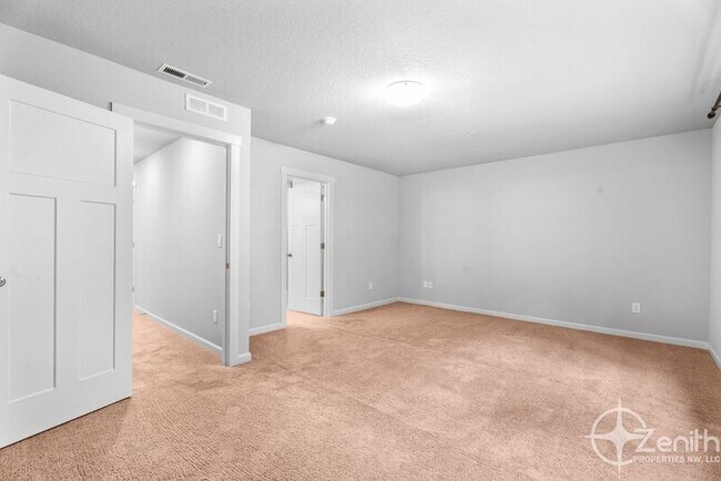 Building Photo - 4117 S Cyn Vw Cir