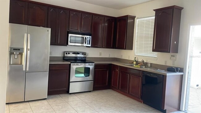 Building Photo - 13208 Silver Strand Falls Dr