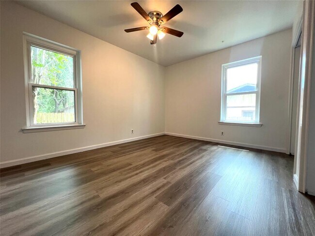 Building Photo - 2503 Biggs Dr