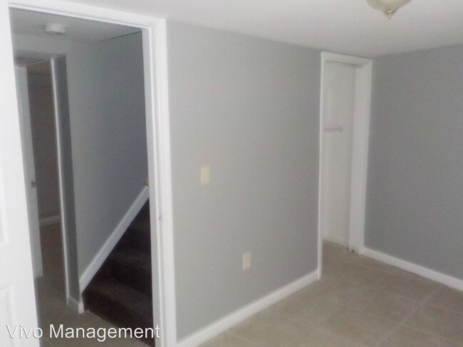 Building Photo - 398-400 S 15th St