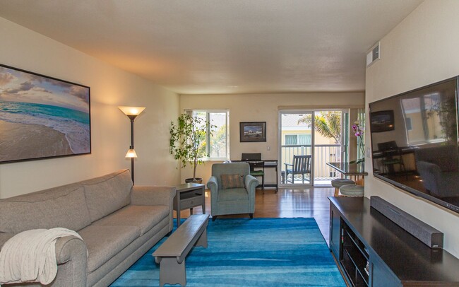 Building Photo - Carlsbad Village  Furnished 2 bedroom/2 ba...