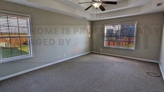 Building Photo - 2780 Cascade Dr