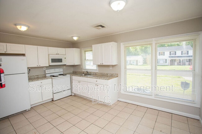 Building Photo - 11 Sedgwick Ln