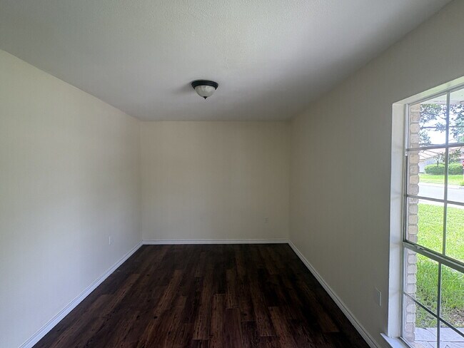 Building Photo - 3-Bed, 2 Baths, 2 Living Ares With Cozy Fireplace in San Antonio!"