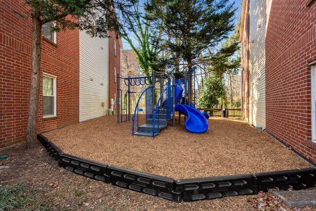 playground - 3309 Wyndham Cir