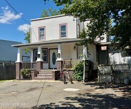 Building Photo - 1215 11th Ave