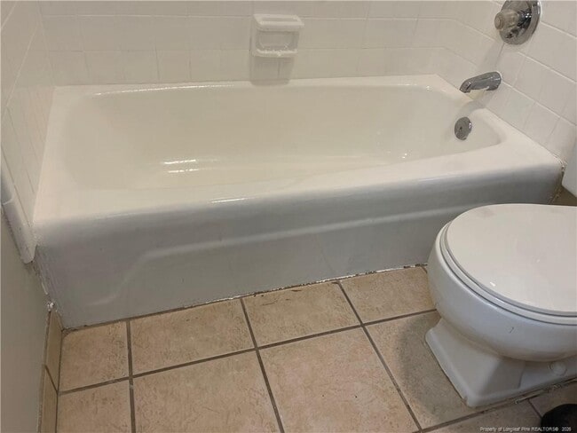 Building Photo - 264 Squire Ln