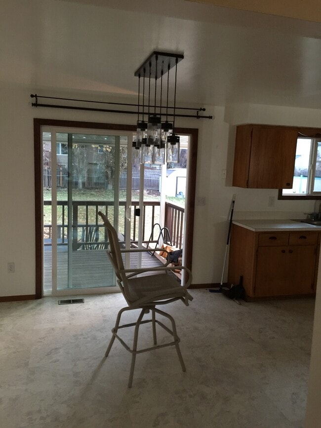 Building Photo - 4120 E Congress Ave