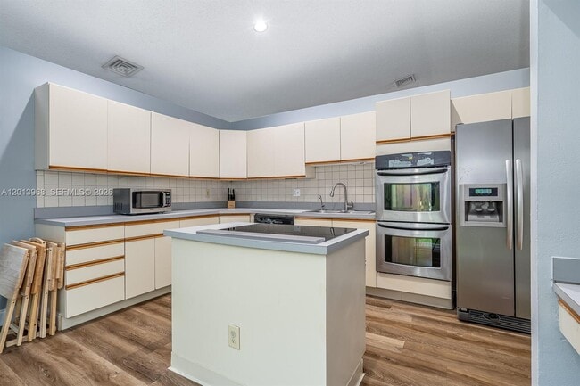 Building Photo - 4125 NW 96th Terrace
