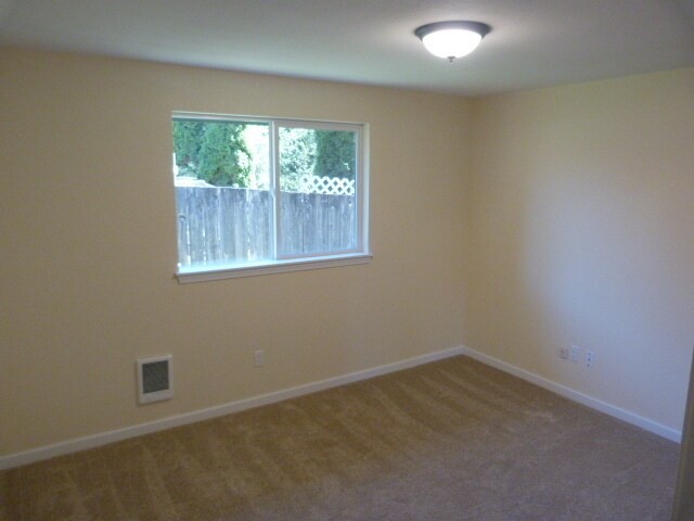 Building Photo - APPLICATION PENDING - Updated Rambler