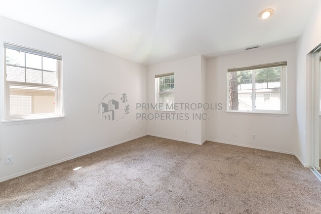 Building Photo - 9808 NE 130th Pl