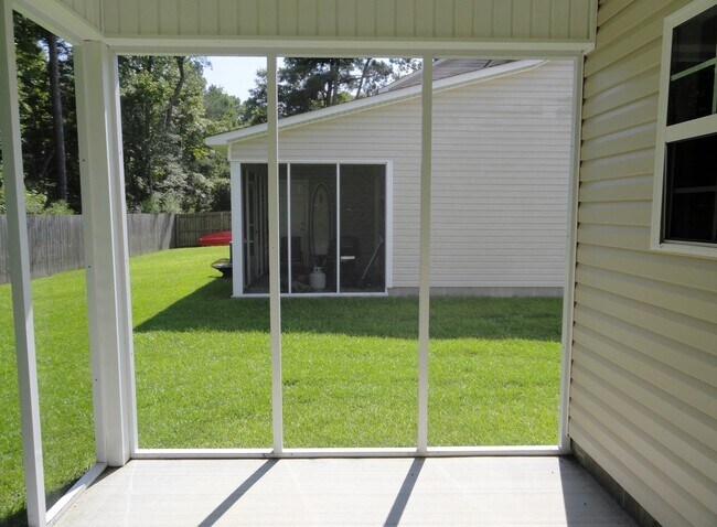 Building Photo - 1404 Old Folkstone Rd
