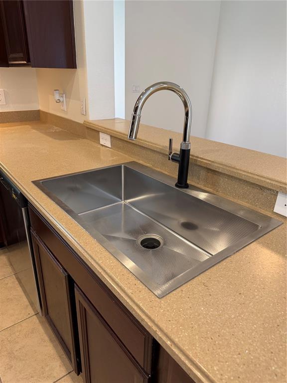 Building Photo - 11939 Citruswood Dr