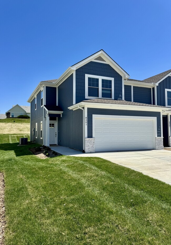 Building Photo - 8401 Valley Spring Dr
