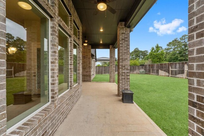 Building Photo - 40 Venetia Grove Dr