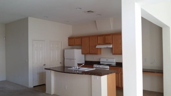Building Photo - 3 Bedroom Home for rent.