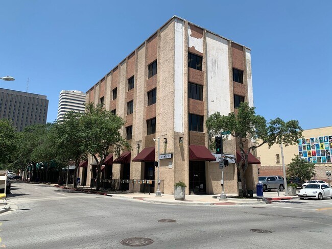 Primary Photo - 402 Peoples St