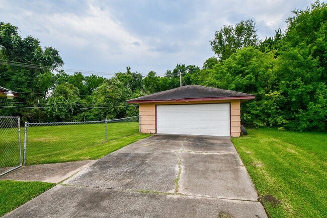 Building Photo - 5522 Nassau Rd