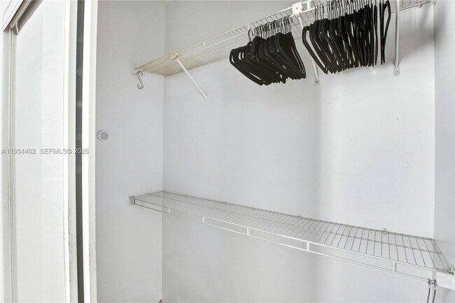 Building Photo - 842 Meridian Ave