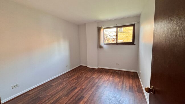 Building Photo - 835 Judson Ave