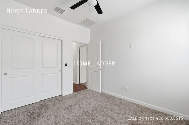 Building Photo - 2713 N Camden Dr