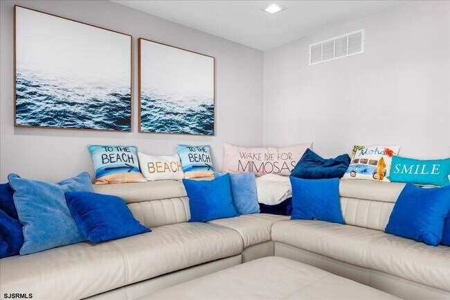 Building Photo - 9616 Pacific Ave