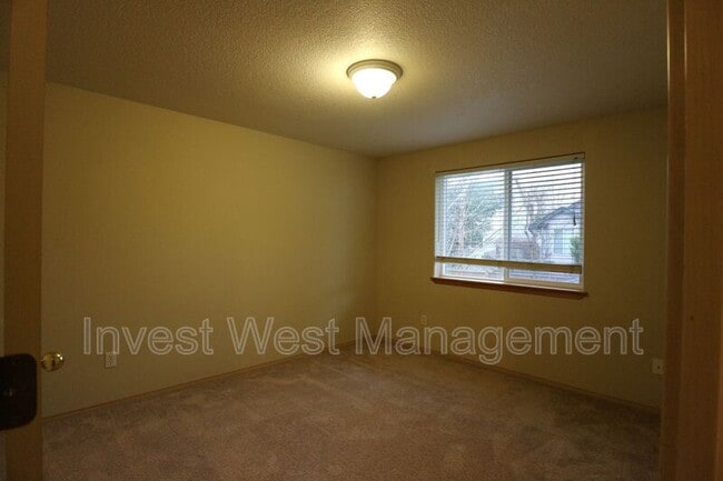 Building Photo - 1830 SE 11th Ave