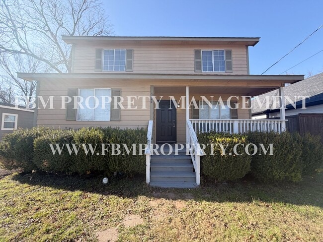 Building Photo - 493 Bryant Ave