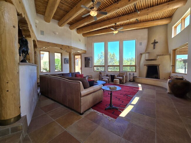 Building Photo - Pueblo Style Retreat in Las Campanas