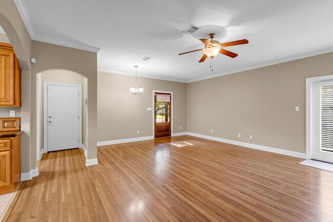 Building Photo - 13727 Foxhill Drive