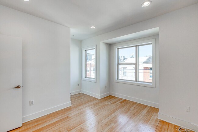 Building Photo - 621 S Clarion St
